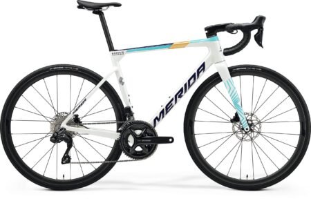 Bicicleta Merida Scultura 6000 105 Di2 Bahrain Victorious 2025
